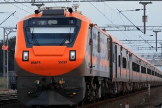 1 मई 2025 से, रेलवे बोर्ड ने वेटिंग टिकट वाले यात्रियों को स्लीपर और AC कोच में यात्रा करने की अनुमति नहीं देगी।- Live India News